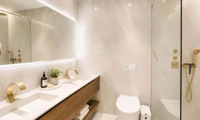 Недвижимость Apartment 5 rooms: 8