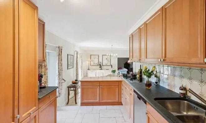 Недвижимость Single house 13.5 rooms: 4