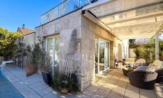 Недвижимость Single house 6 rooms: 3