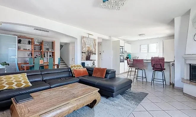 Недвижимость Single house 5 rooms: 4