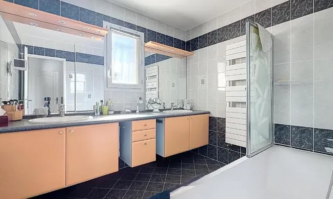 Недвижимость Single house 5 rooms: 9