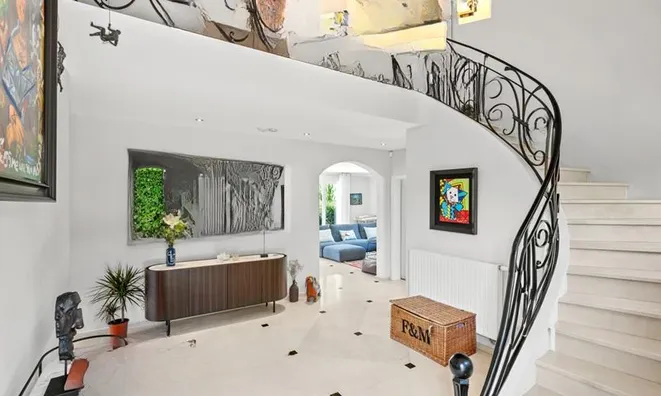 Недвижимость Single house 7 rooms: 9