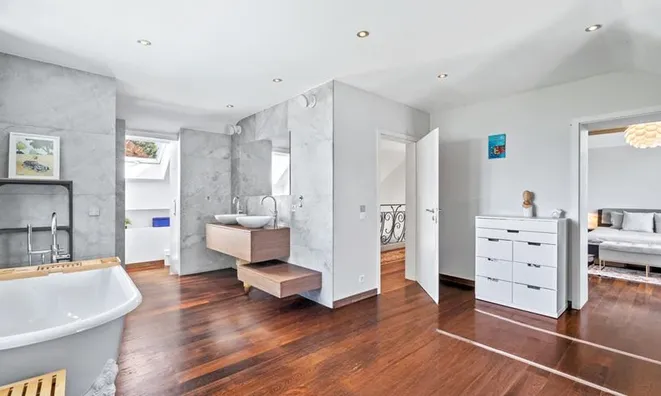 Недвижимость Single house 7 rooms: 10