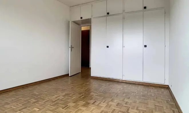 Недвижимость Apartment 3 rooms: 4