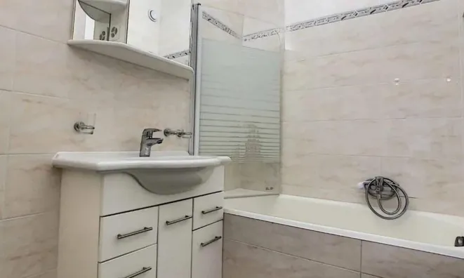 Недвижимость Apartment 3 rooms: 6