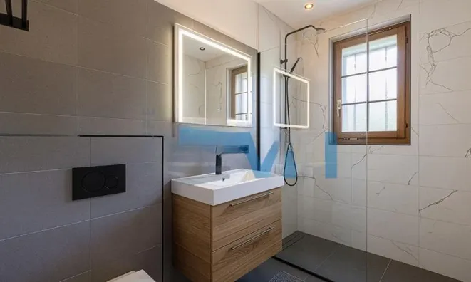 Недвижимость Single house 5 rooms: 11