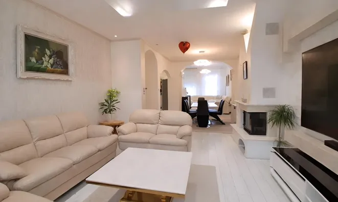 Недвижимость Townhouse 8 bedrooms for sale in Esch-sur-Alzette: 3