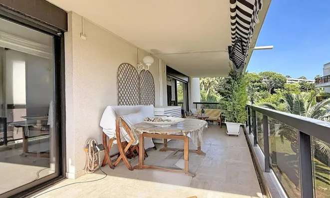 Недвижимость Property Type: House
Location: Cannes, Californie

Final Name:

House Cannes: 2