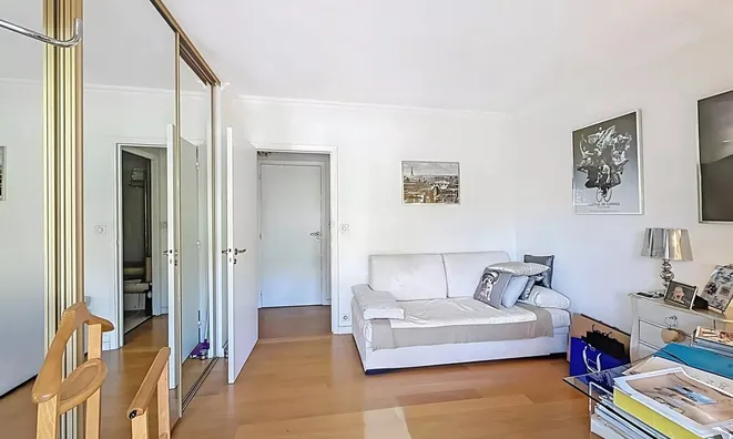 Недвижимость Property Type: House
Location: Cannes, Californie

Final Name:

House Cannes: 7