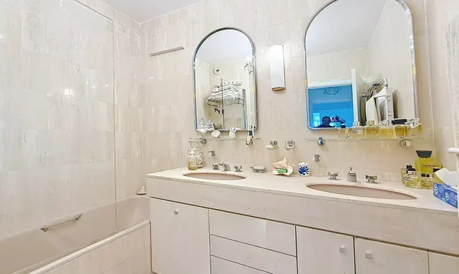 Недвижимость Property Type: House
Location: Cannes, Californie

Final Name:

House Cannes: 9