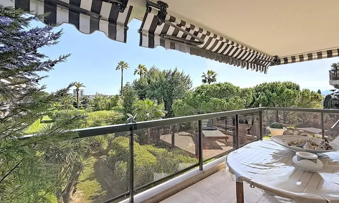 Недвижимость Property Type: House
Location: Cannes, Californie

Final Name:

House Cannes: 14