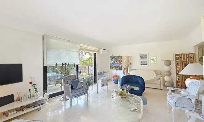 Недвижимость Property Type: House
Location: Cannes, Californie

Final Name:

House Cannes: 15
