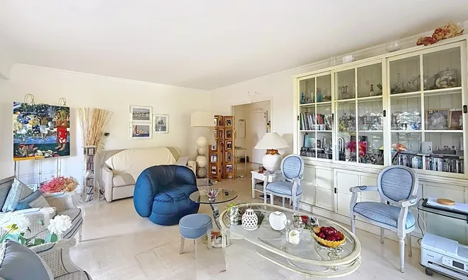 Недвижимость Property Type: House
Location: Cannes, Californie

Final Name:

House Cannes: 17