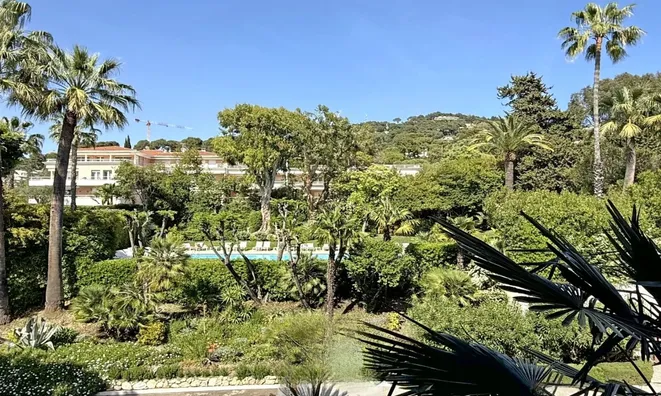 Недвижимость Property Type: House
Location: Cannes, Californie

Final Name:

House Cannes: 18