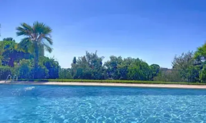 Недвижимость Villa Croix des Gardes: 2
