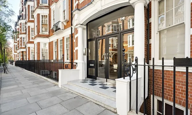 Недвижимость Sloane Court West: 2