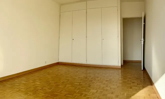 Недвижимость Apartment 4 rooms: 9