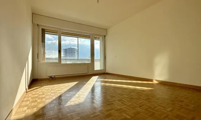 Недвижимость Apartment 4 rooms: 10
