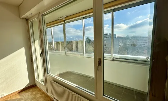 Недвижимость Apartment 4 rooms: 12