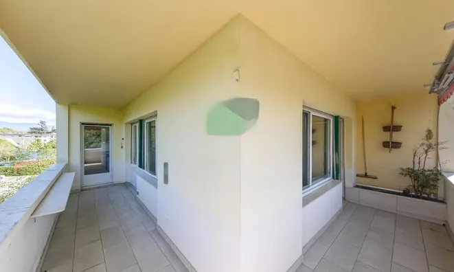 Недвижимость Apartment 5 rooms: 7