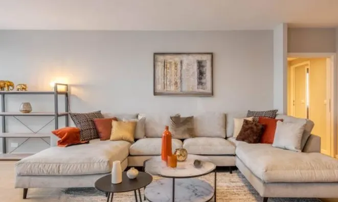 Недвижимость Apartment 5 rooms: 1