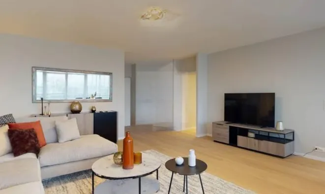 Недвижимость Apartment 5 rooms: 3