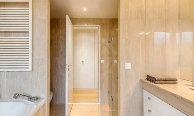 Недвижимость Apartment 5 rooms: 10