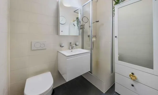 Недвижимость Apartment 3 rooms: 6