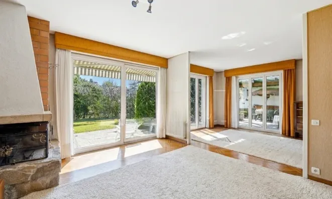 Недвижимость Bifamiliar house 7 rooms: 6