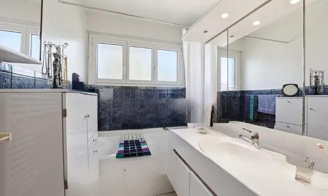 Недвижимость Bifamiliar house 7 rooms: 11