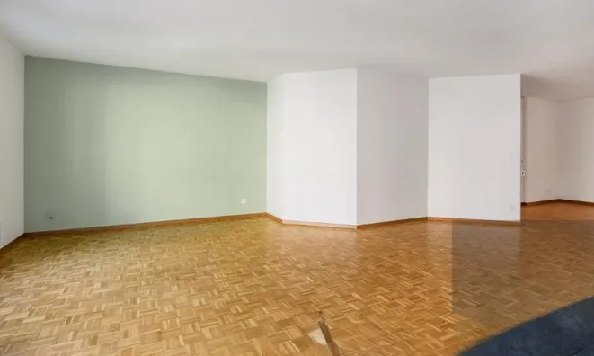 Недвижимость Apartment 4 rooms: 2