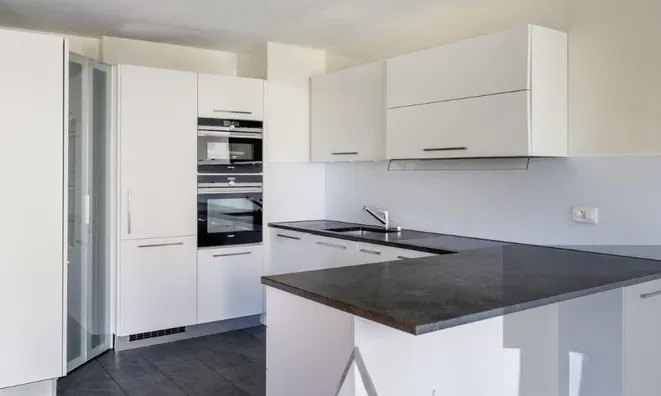 Недвижимость Apartment 4 rooms: 3