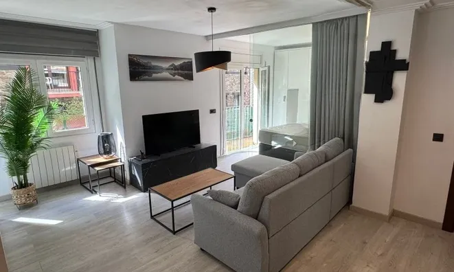 Недвижимость 3-bedroom apartment with 3 auxiliary rooms for sale in La Massana: 3
