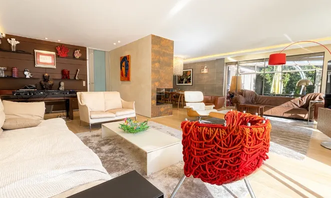 Недвижимость Row house 8 rooms: 4