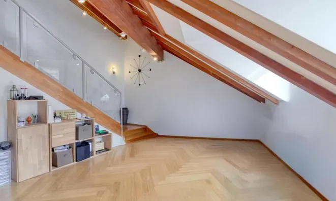 Недвижимость Attic flat 3 rooms: 3