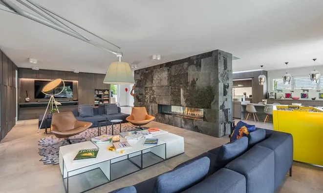Недвижимость Attic flat 8 rooms: 2