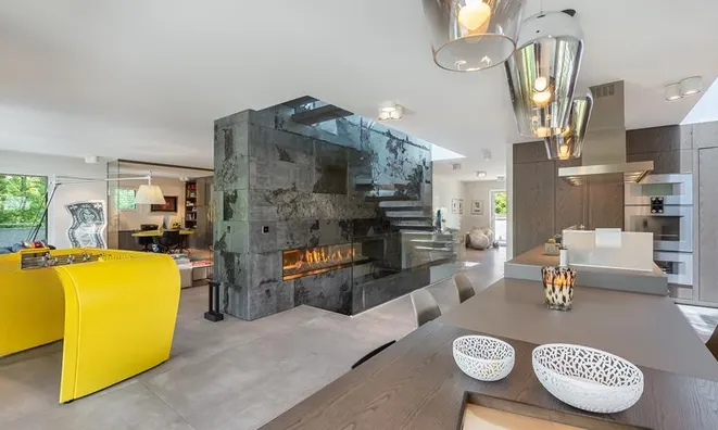 Недвижимость Attic flat 8 rooms: 8