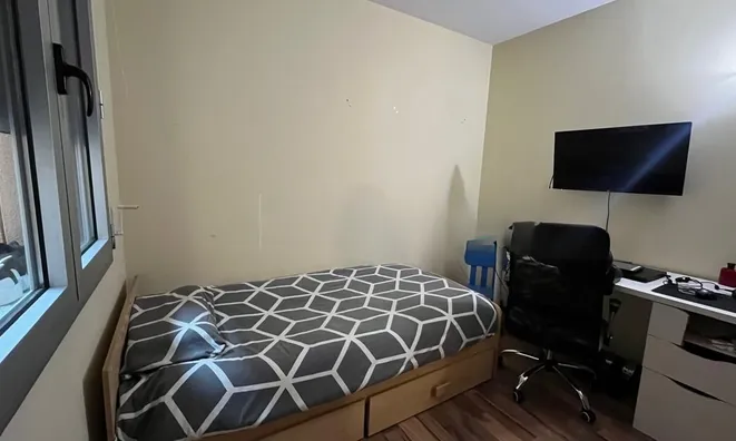Недвижимость Apartment in Encamp with two bedrooms and parking: 12