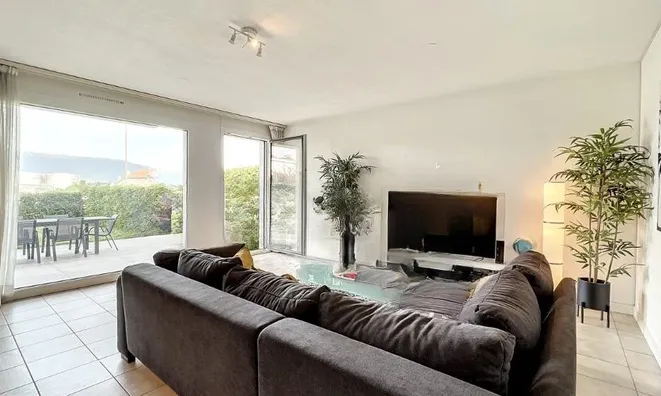 Недвижимость Apartment 4 rooms: 3