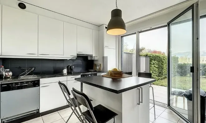 Недвижимость Apartment 4 rooms: 5