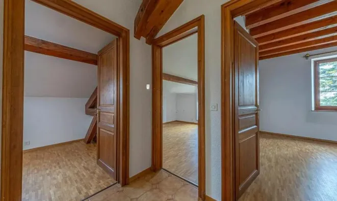 Недвижимость Single house 8 rooms: 11