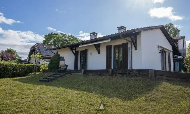 Недвижимость Bifamiliar house 6 rooms: 1