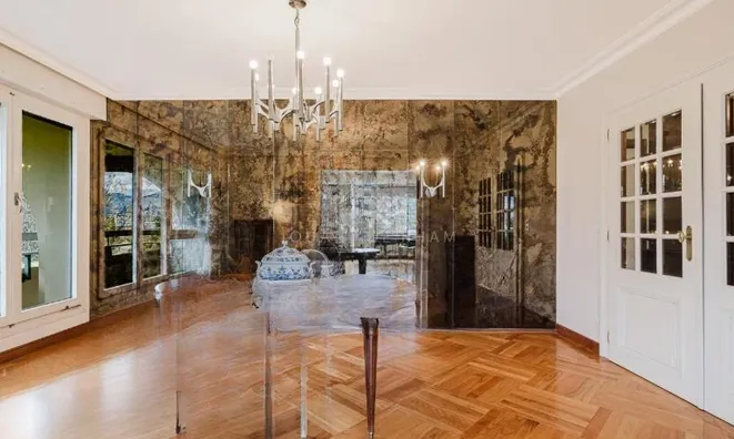Недвижимость Apartment 8 rooms: 4