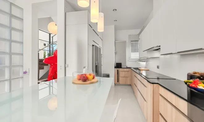 Недвижимость Single house 8 rooms: 10