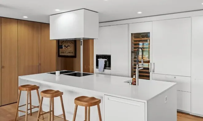 Недвижимость Apartment 5 rooms: 5