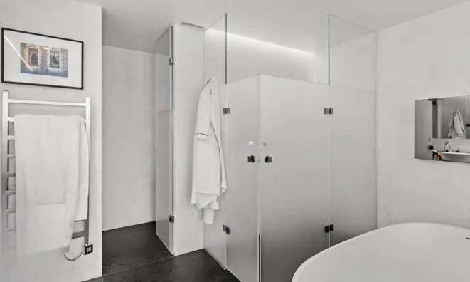 Недвижимость Apartment 5 rooms: 9