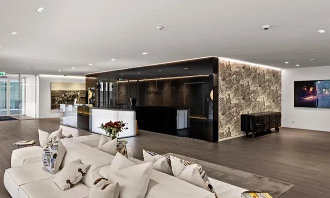 Недвижимость Apartment 5 rooms: 10