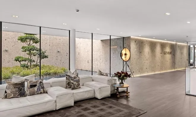 Недвижимость Apartment 5 rooms: 11