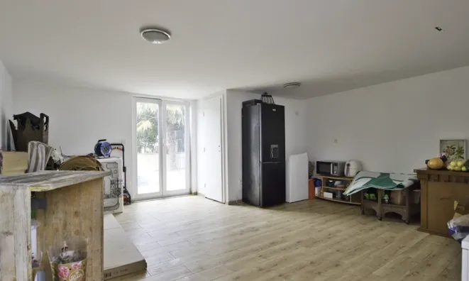 Недвижимость Single house 5 rooms: 3