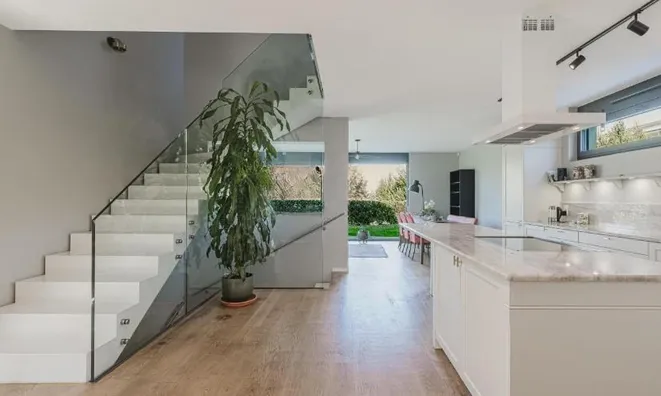 Недвижимость Single house: 6